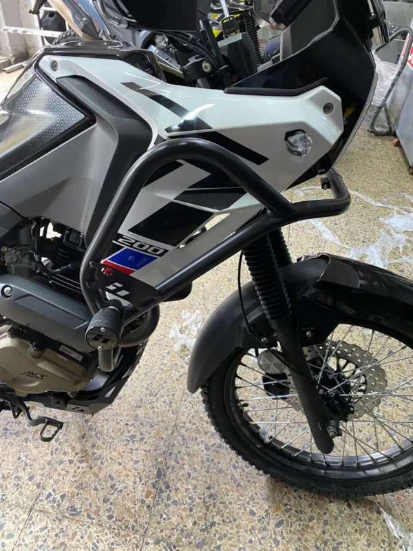 Defensa AKT TT 200 con Sliders - Image 3